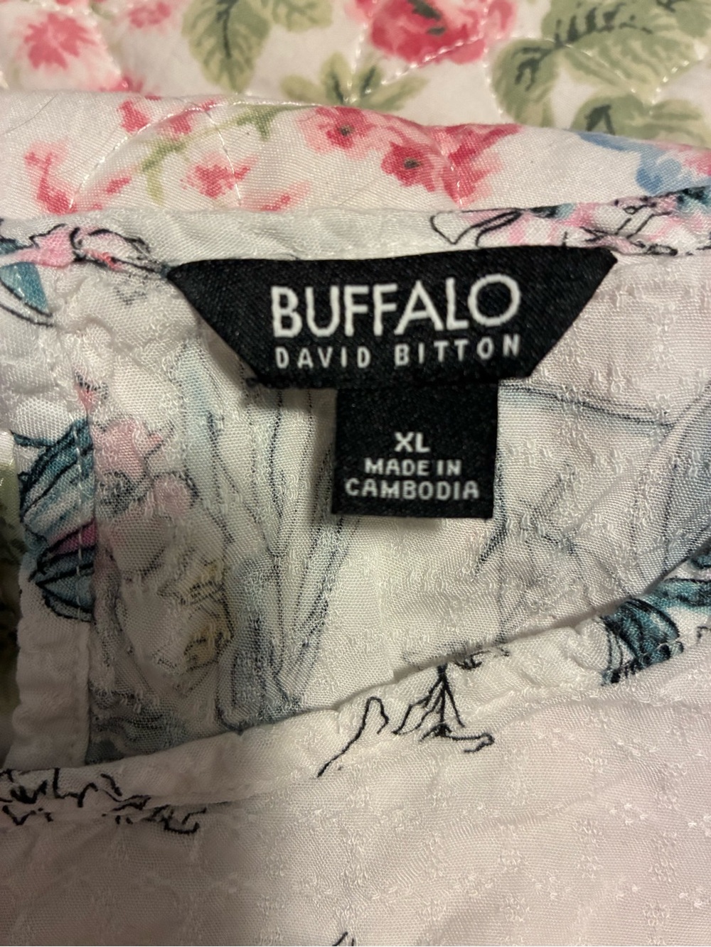 Buffalo David Bitton Floral Print Top Short Sleeve Blouse Casual L NWT - Picture 4 of 4